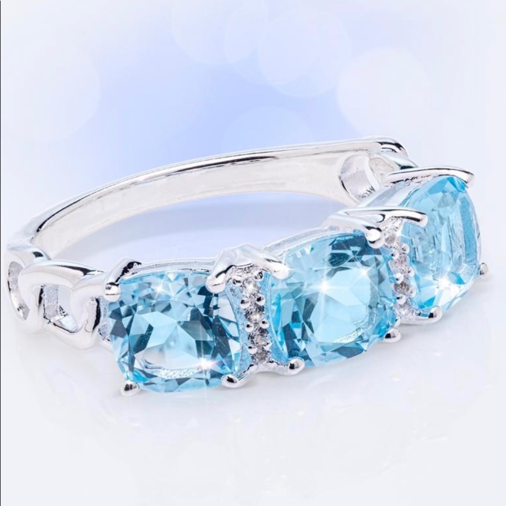 NEW SKY BLUE TOPAZ RING SIZE 8 NIB